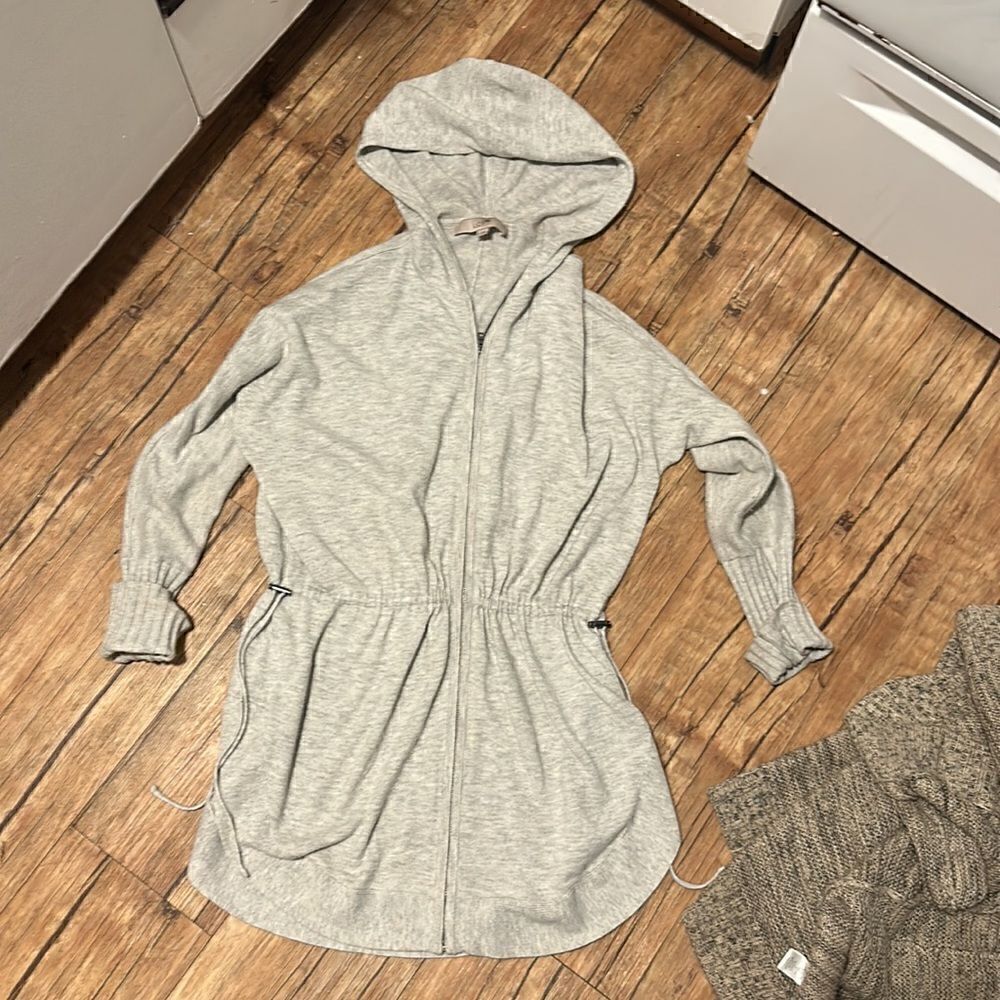 Small Soft-spun Heathered Grey Cinch Waist Hooded Sweater